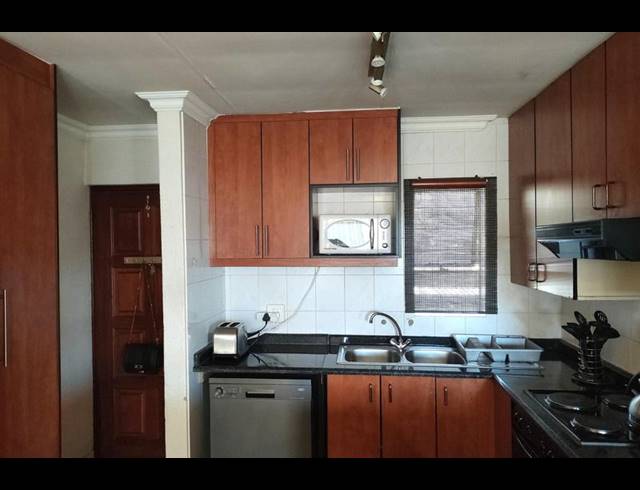 2 BEDROOM TOWNHOUSE FOR SALE IN BEDFORD GARDENS